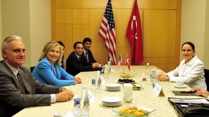 CIA'nın kanatları altında çok ilginç 'rastlantı': Merkel, Clinton ve Akşener...