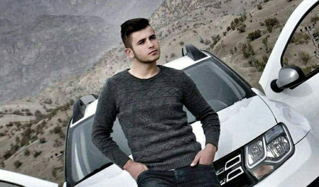 Teröristler odun toplayan genç üzerinde atış talimi yaptı!
