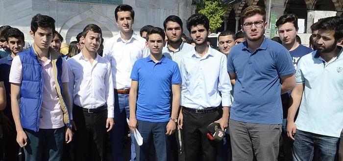 Genç öğrenciler rahatsız... Siyasi emeller için liseleri kullanmayın
