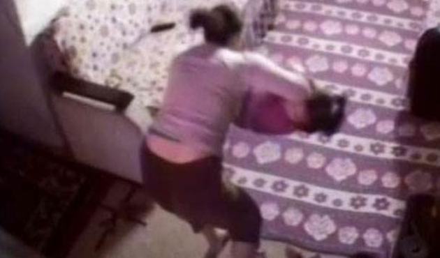 Baba ve üvey anneden, 4 yaşındaki minik kıza korkunç işkence!