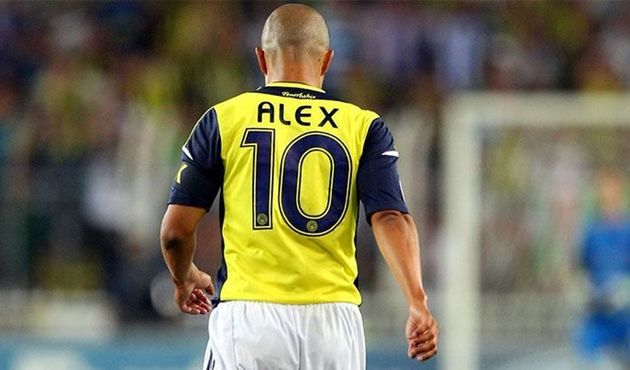 Alex, derbiyi tribünden takip edecek!