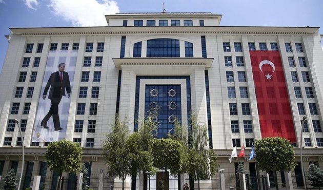 AK Parti'de flaş istifa! Kadın il başkanı istifa etti...