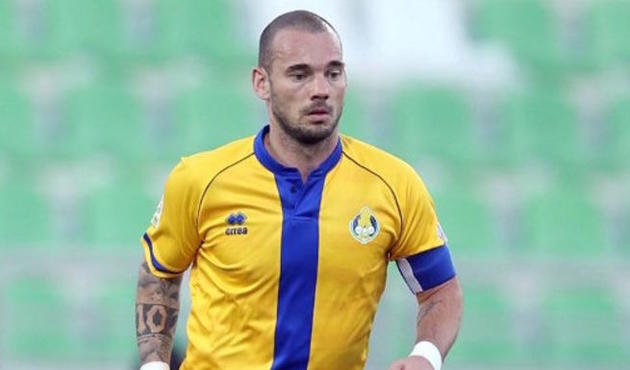 Sneijder attı; El-Gharafa kazandı!