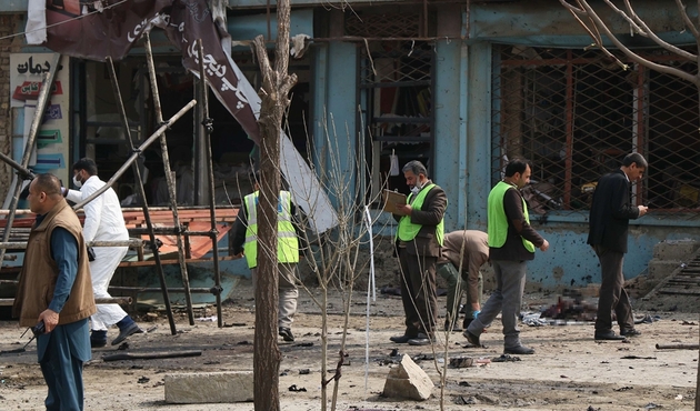 Afganistan çifte saldırıyla sarsıldı: 27 ölü...