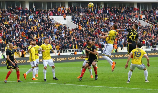 Fenerbahçe zorlu deplasmandan galip çıktı!