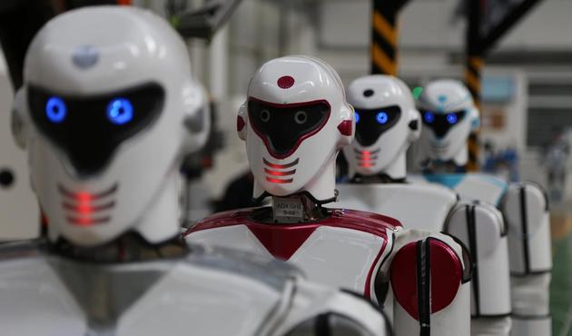 Konya'da üretilen 'insansı' robot askerler görev bekliyor!