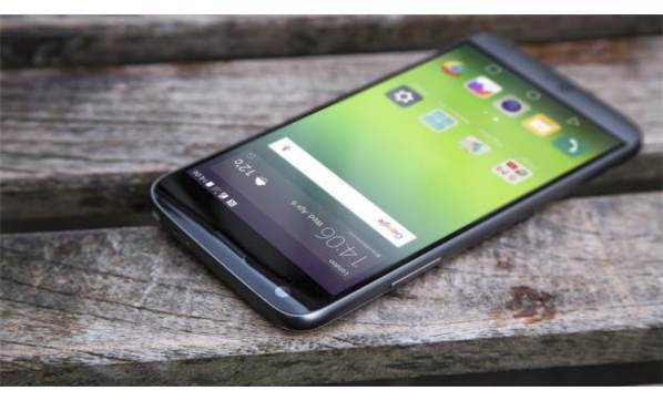 LG'den farklı telefon!