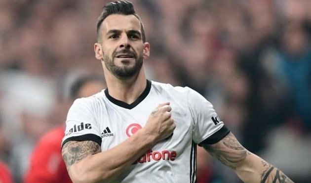 Negredo ilk 11'e dönüyor!