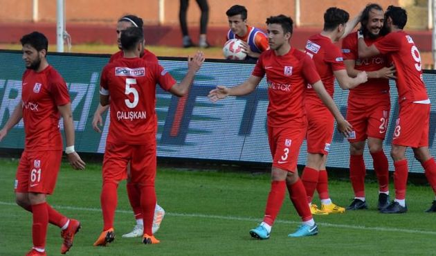 Adanaspor evinde yıkıldı!