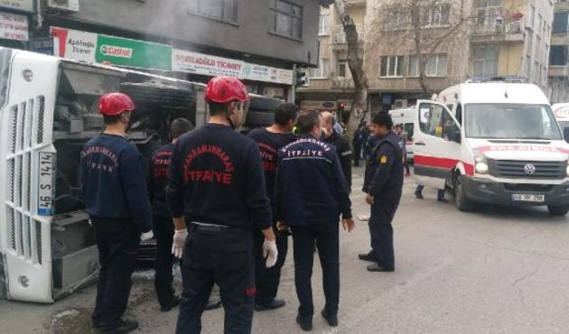 Midibüs devrildi! Onlarca öğrenci yaralandı...