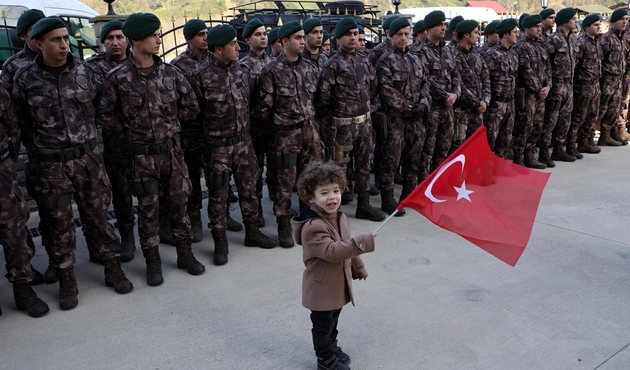 Özel Harekat polisleri Afrin'e doğru yola çıktı...