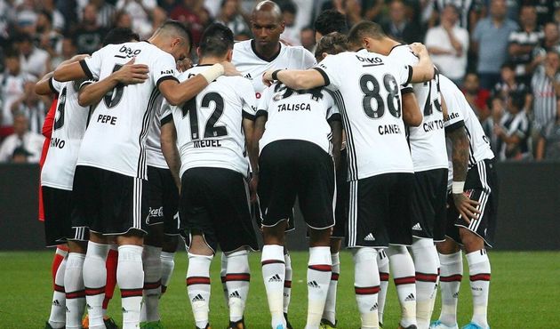Beşiktaş'a partizan marşı! / VİDEO