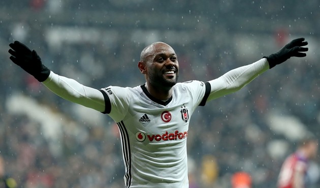 Vagner Love ayrılıyor; genç yıldız geliyor!