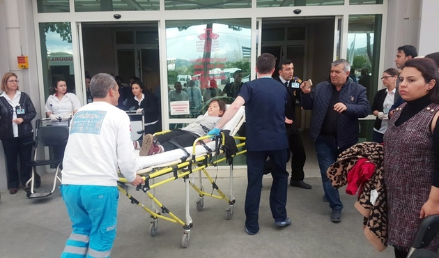 Aydın'da 118 öğrenci yemekten zehirlendi...