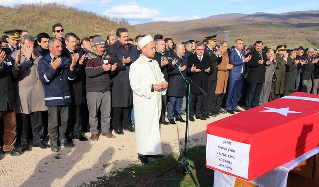 Diyarbakır şehidine son görev...