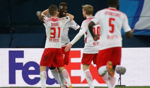 Leipzig deplasmanda turladı!