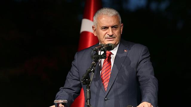 Geçmişimizde başımızı öne eğdirecek hiçbir şey yoktur