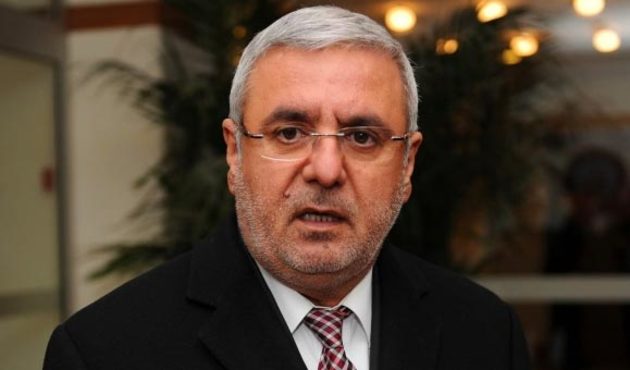 AK Parti'li Mehmet Metiner'in acı kaybı!
