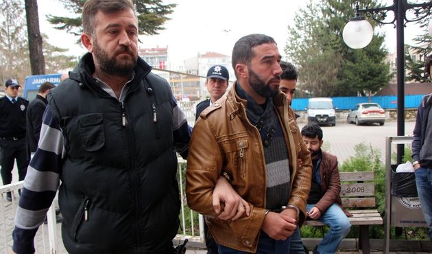 Ayrılmak isteyen sevgilisini tüfekle yaralayan kişi yakalandı!