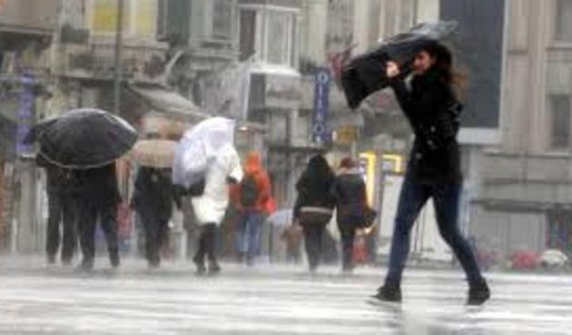 İstanbul'da, Meteoroloji'nin uyardığı yağışlar başladı!