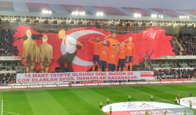 Başakşehir taraftarlarından Çanakkale koreografisi!