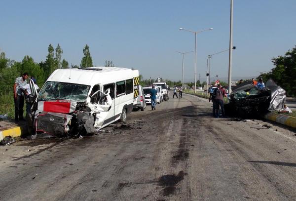 Can pazarı... Kadın tarım işçileri yola saçıldı: 26 yaralı!
