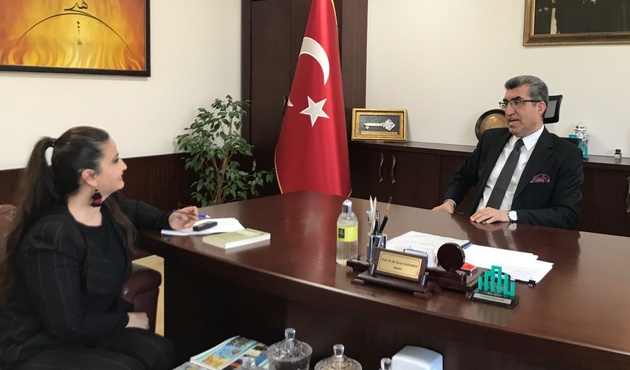"Erdoğan, etrafını saran menfaatperest ordusuna rağmen..."