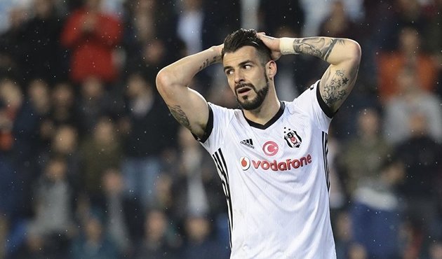 Negredo ameliyat oldu!