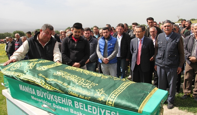 Anne-oğul aynı tabutta son yolculuğuna uğurlandı...