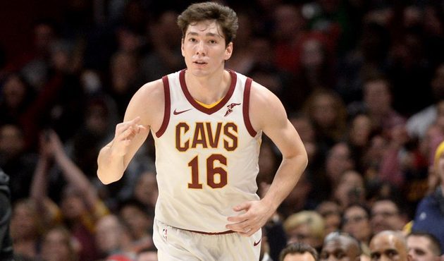 Cleveland, Cedi Osman tişörtü dağıttı!