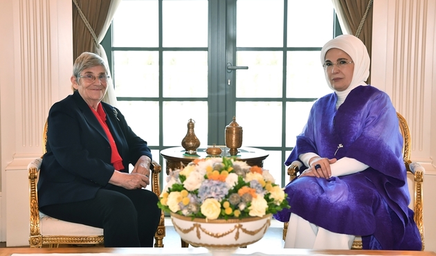 Emine Erdoğan, Prof. Dr. Canan Karatay'ı kabul etti...