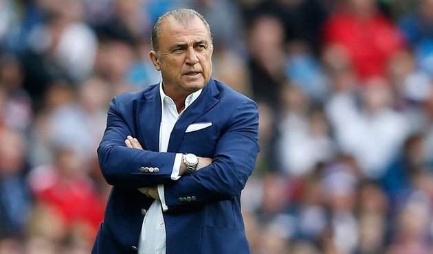 Galatasaray'da 9 futbolcu yolcu!