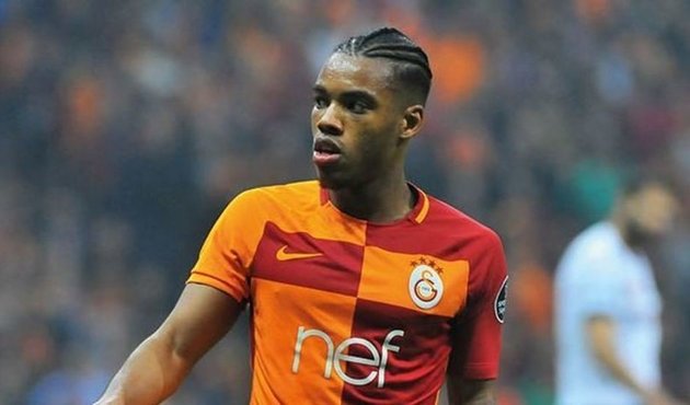 Garry Rodrigues'den menajerine talimat!