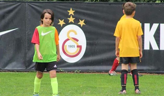 Galatasaray'ın minik yıldızı Barcelona yolcusu!