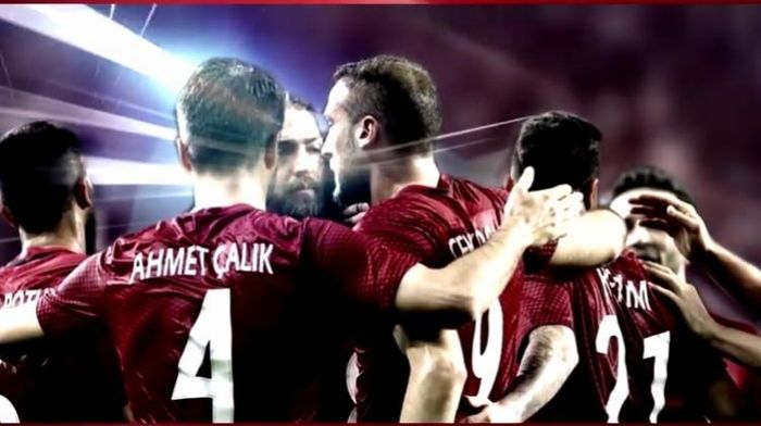 Bu bir ilk! Grup Tillo'dan Milli Takım'a Türkçe-Kürtçe-Arapça şarkı... (VIDEO)