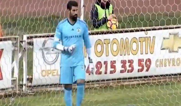 Volkan Demirel öyle bir gol yedi ki... /VİDEO