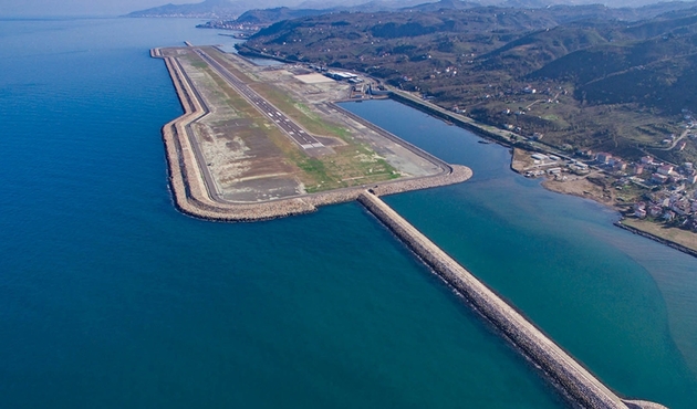 Ordu-Giresun Havalimanı'na inemeyen uçaklar Samsun'a yöneldi...