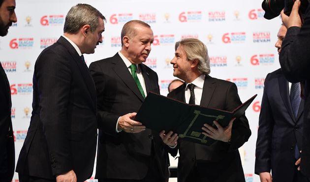 Cumhurbaşkanı Erdoğan Beyoğlu Belediyesi’nin projelerini övgülerle anlattı