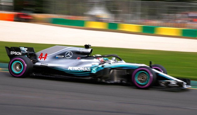 Sezonun ilk yarışında pole Hamilton'ın!