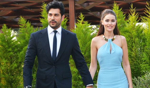 Fahriye Evcen kıskançlık krizine girdi... O ünlüyü takip etmesini yasakladı!