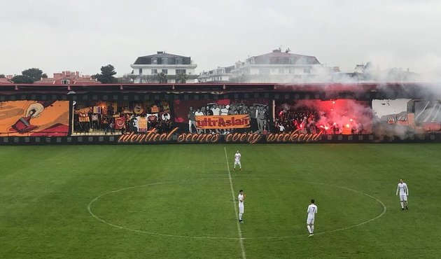 Galatasaray'dan U19 takımına koreografi!