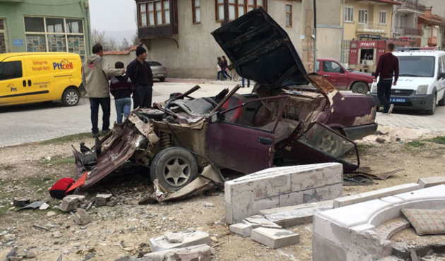 Bu arabadan sağ çıkmayı başardı!