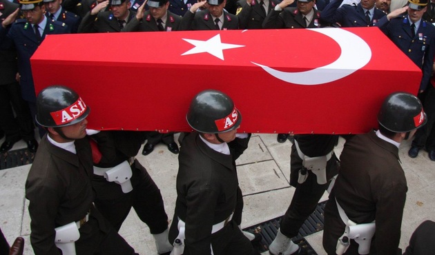 El yapımı patlayıcı infilak etti şehitler var!