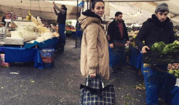 Sahnelerin aranan ismiydi, şimdi pazarcılar tanımıyor!