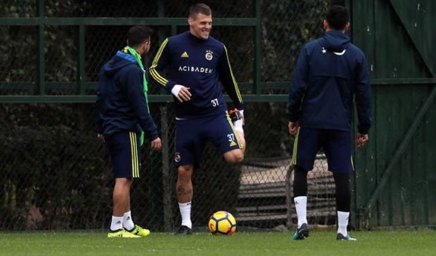 Fenerbahçe'de Skrtel müjdesi!