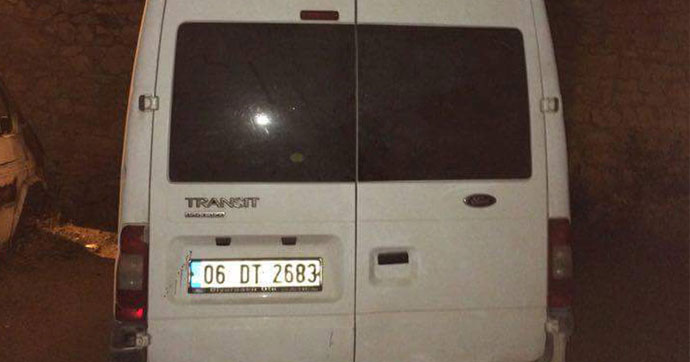 Flaş... Büyük facia önlendi: Bu minibüsün içinden 1 ton bomba çıktı!