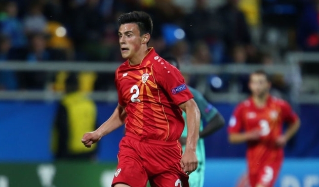 Eljif Elmas beğeni topladı!