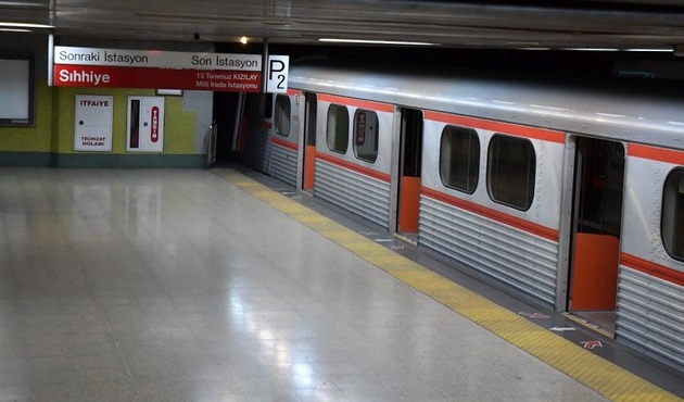 Ankara'da metro kazası! Seferler durdu...