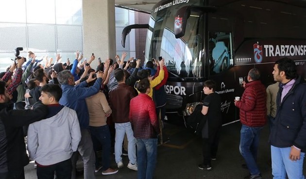 Trabzonspor'a İstanbul'da coşkulu karşılama!