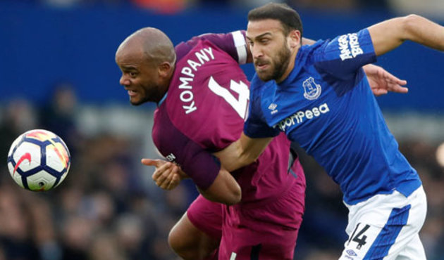 Everton tribünlerinden "Tosun Paşa" pankartı!
